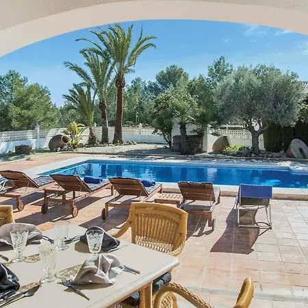Villa Sleeps 6 Wifi *