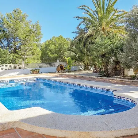 Sleeps 6 Wifi Villa *